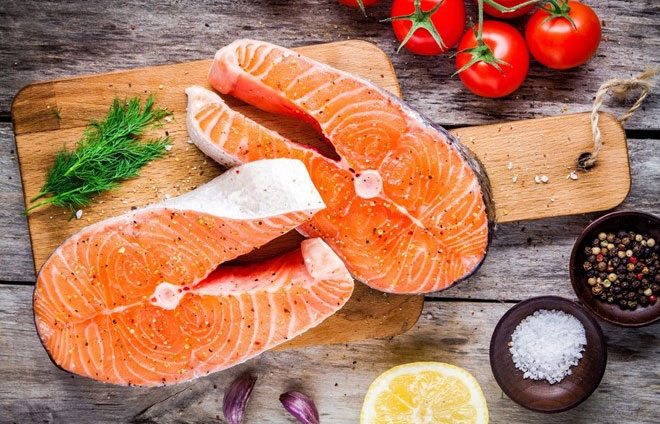 Cá hồi chứa nhiều protein và chất béo tốt