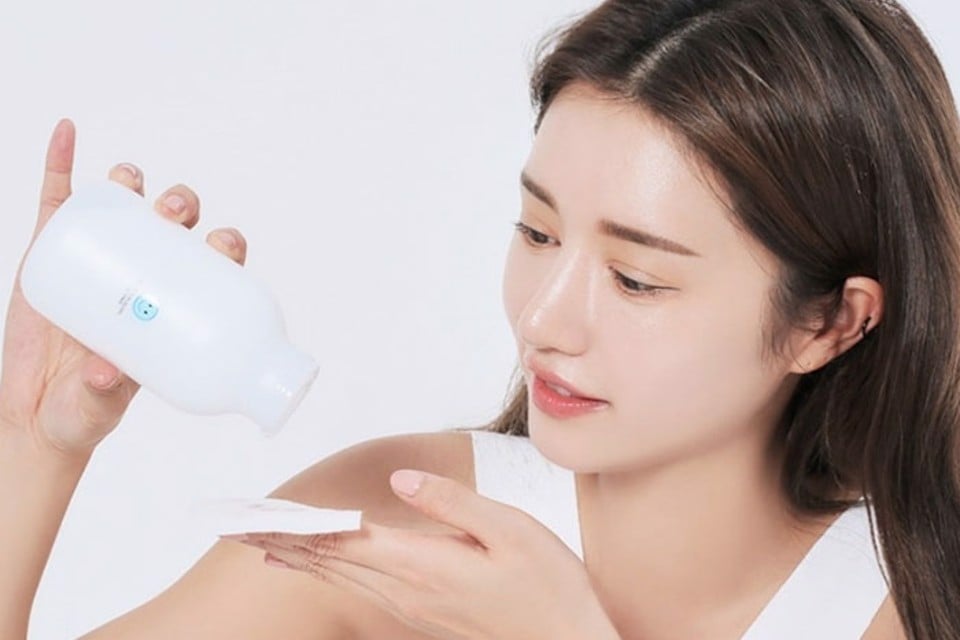 Các loại dầu tẩy trang tốt dành riêng cho da nhạy cảm được khuyên dùng