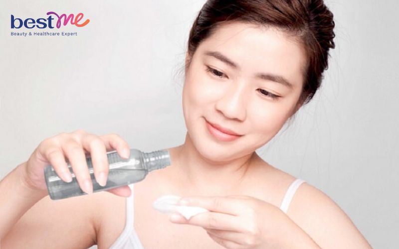 Sử dụng các loại bông có bề mặt mềm mịn, miếng bông không cần phải quá dày để dùng với toner