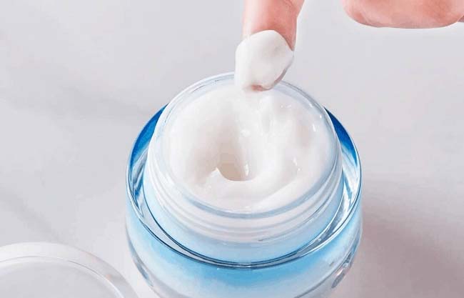 Tiêu chí chọn kem dưỡng ẩm để kết hợp dùng với retinol