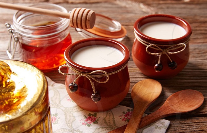 Mặt nạ sữa chua & mật ong cấp ẩm cho da khô nổi mụn