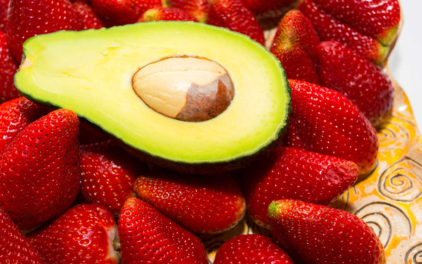 Mặt nạ từ dâu tây và bơ