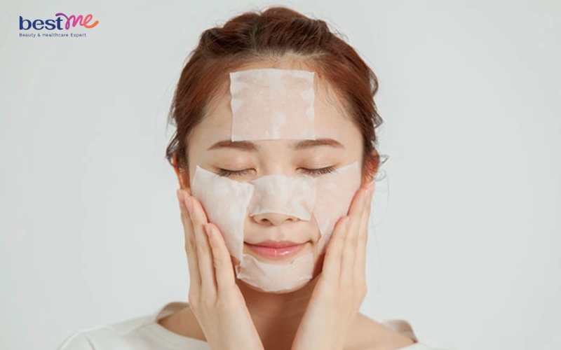 Dùng bông tẩy trang làm lotion mask