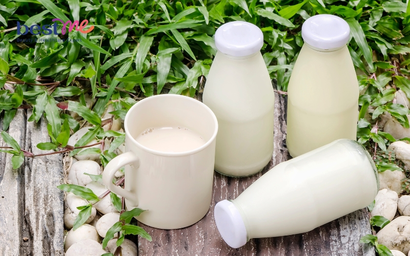 Sữa tươi tỉnh rất có thể nuôi chăm sóc mặt hàng mi cứng cáp khỏe