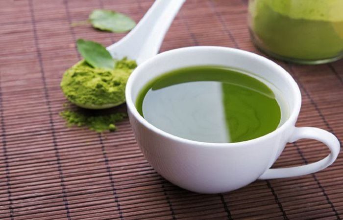 Pha bột trà xanh uống với nước ấm cũng cho hiệu quả giảm cân tuyệt vời