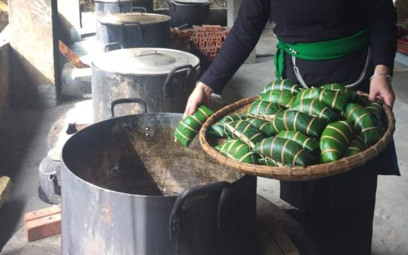 Cách làm bánh chưng đen chuẩn vị núi rừng  - 4