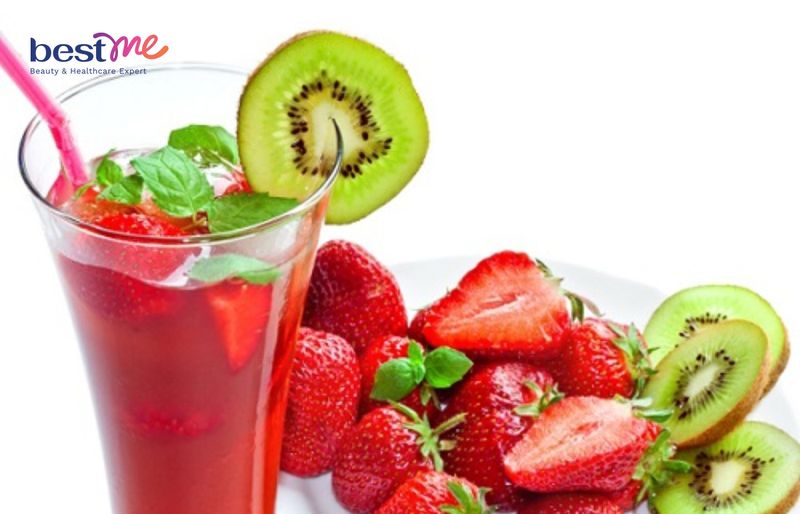 Detox dâu tây và kiwi