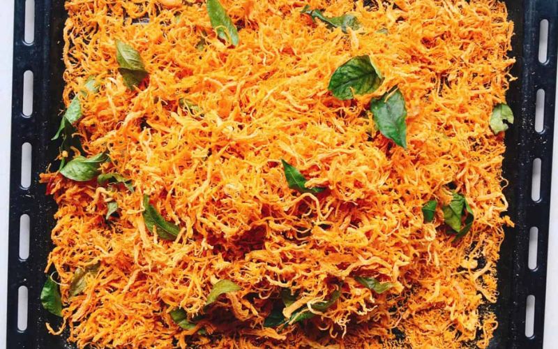 cach-lam-kho-ga-bang-noi-chien-khong-dau-nhanh-gon-ngay-tai-nha-5 Cách làm khô gà bằng nồi chiên không dầu nhanh gọn ngay tại nhà - 5