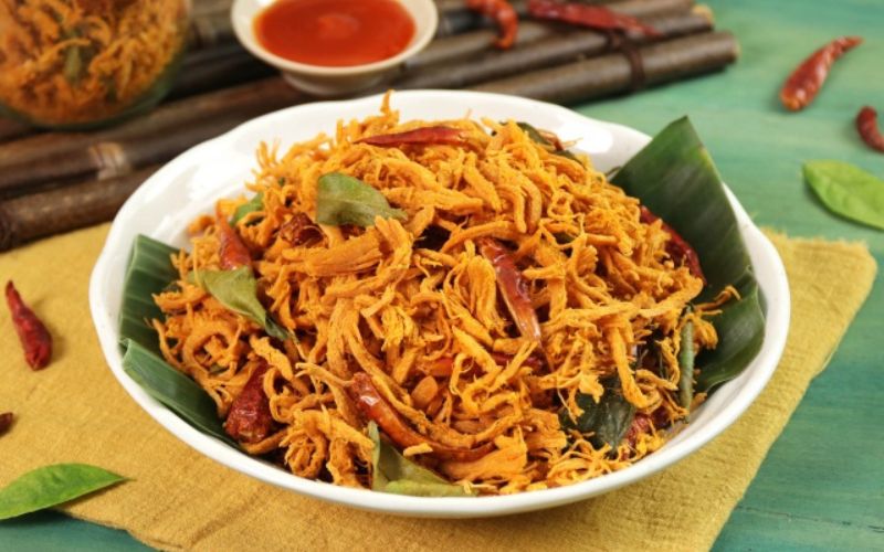 cach-lam-kho-ga-la-chanh-cuc-dua-mieng-nham-nhi-ngay-tet-1 Cách làm khô gà lá chanh cực đưa miệng nhâm nhi ngày Tết - 1