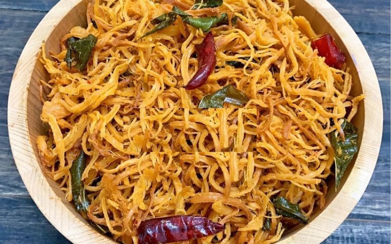 cach-lam-kho-ga-la-chanh-cuc-dua-mieng-nham-nhi-ngay-tet-7 Cách làm khô gà lá chanh cực đưa miệng nhâm nhi ngày Tết - 7