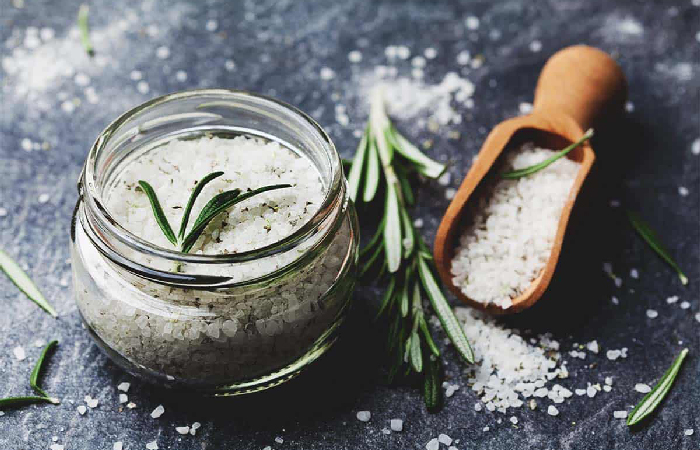 Cách làm muối thảo mộc để chườm bụng giảm mỡ