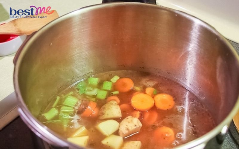 cach-lam-thit-bo-ham-khoai-tay-mem-thom-ngat-ngay-cho-ngay-se-lanh-5 Cách làm thịt bò hầm khoai tây mềm thơm ngất ngây cho ngày se lạnh - 5