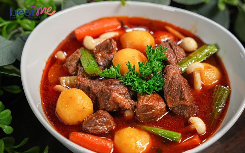 cach-lam-thit-bo-ham-khoai-tay-mem-thom-ngat-ngay-cho-ngay-se-lanh-7 Cách làm thịt bò hầm khoai tây mềm thơm ngất ngây cho ngày se lạnh - 7