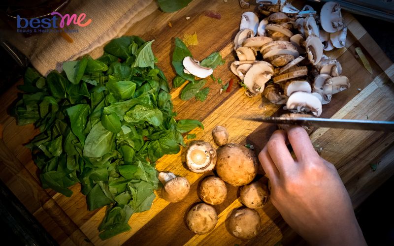 cach-lam-thit-bo-xao-rau-cai-cuc-ngon-chi-voi-3-buoc-don-gian-3 Cách làm thịt bò xào rau cải cực ngon chỉ với 3 bước đơn giản - 3