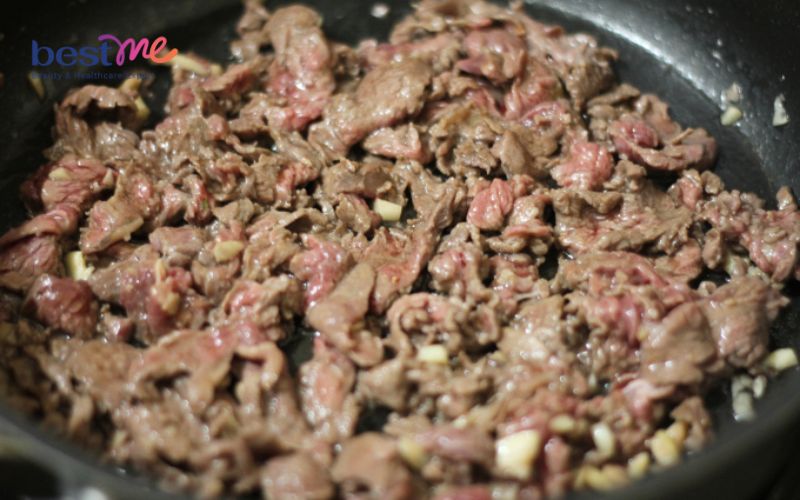 cach-lam-thit-bo-xao-rau-muong-gion-ngon-xanh-muot--4 Cách làm thịt bò xào rau muống giòn ngon, xanh mướt - 4