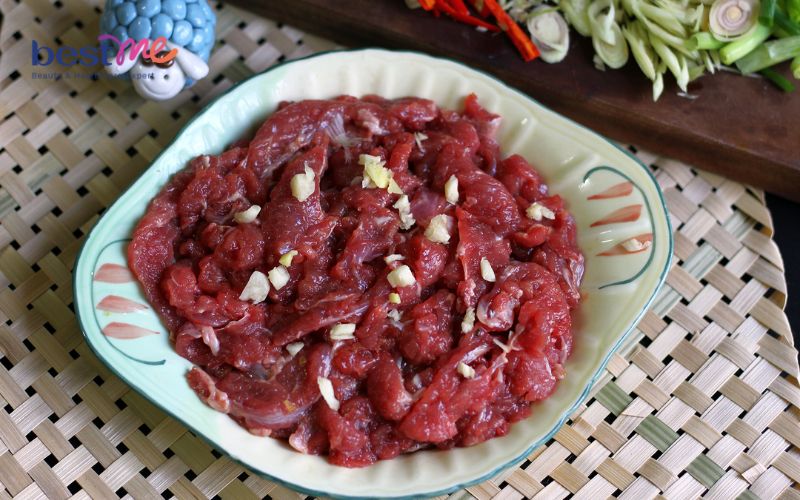 cach-lam-thit-bo-xao-toi-ngon-mem-thom-nuc-mui--3 Cách làm thịt bò xào tỏi ngon mềm, thơm nức mũi - 3