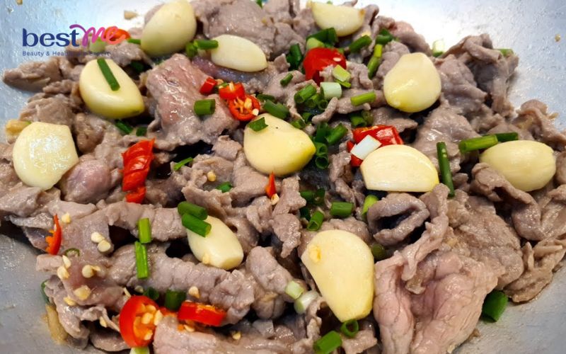 cach-lam-thit-bo-xao-toi-ngon-mem-thom-nuc-mui--6 Cách làm thịt bò xào tỏi ngon mềm, thơm nức mũi - 6
