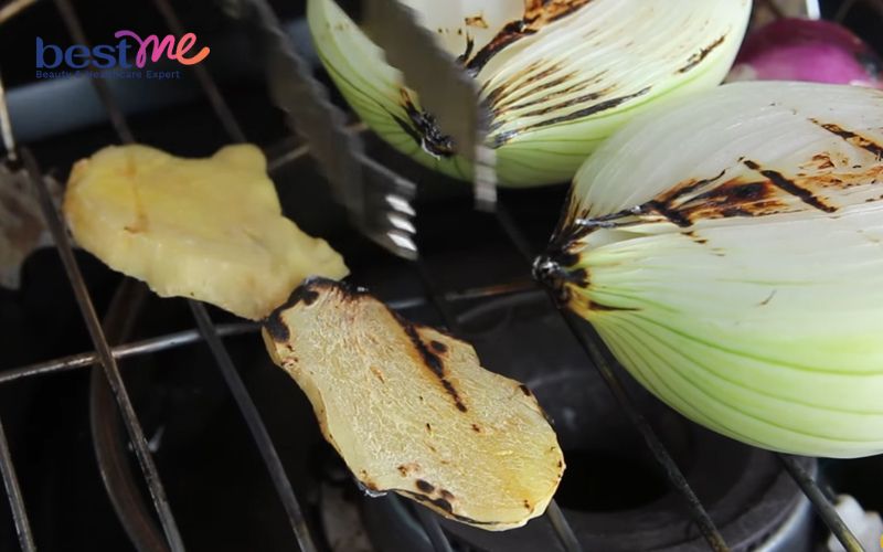 cach-nau-bun-bo-gio-heo-chuan-vi-hue-cuc-don-gian-tai-nha-4 Cách nấu bún bò giò heo chuẩn vị Huế cực đơn giản tại nhà - 4