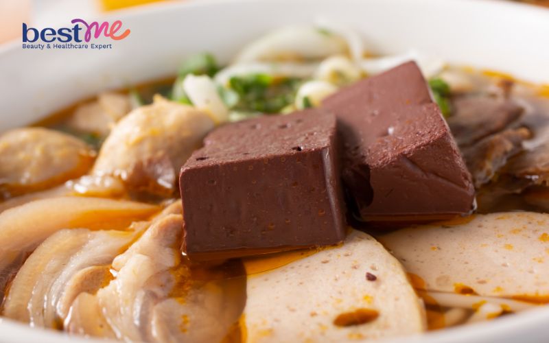 cach-nau-bun-bo-gio-heo-chuan-vi-hue-cuc-don-gian-tai-nha-8 Cách nấu bún bò giò heo chuẩn vị Huế cực đơn giản tại nhà - 8