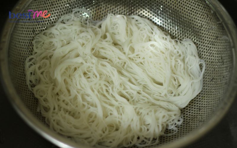 cach-nau-bun-kho-xao-chay-ngon-nhu-nha-hang-3 Cách nấu bún khô xào chay ngon như nhà hàng - 3