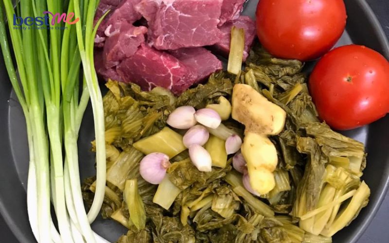 cach-nau-canh-bo-ham-dua-chua-chong-ngan-cuc-dua-com-tai-nha-2 Cách nấu canh bò hầm dưa chua chống ngán cực đưa cơm tại nhà - 2