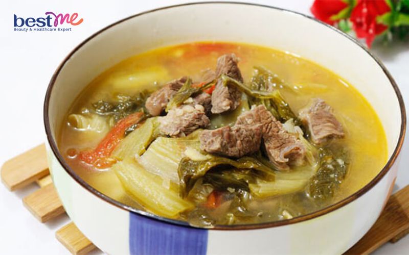 cach-nau-canh-bo-ham-dua-chua-chong-ngan-cuc-dua-com-tai-nha-5 Cách nấu canh bò hầm dưa chua chống ngán cực đưa cơm tại nhà - 5