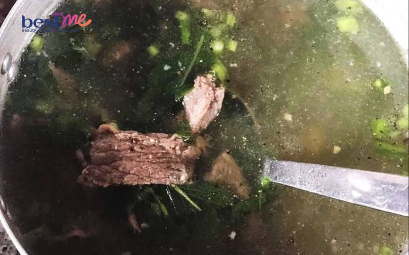 cach-nau-canh-thit-bo-la-lot-nong-hoi-thom-nuc-mui-cho-ngay-troi-se-lanh-4 Cách nấu canh thịt bò lá lốt nóng hổi thơm nức mũi cho ngày trời se lạnh - 4