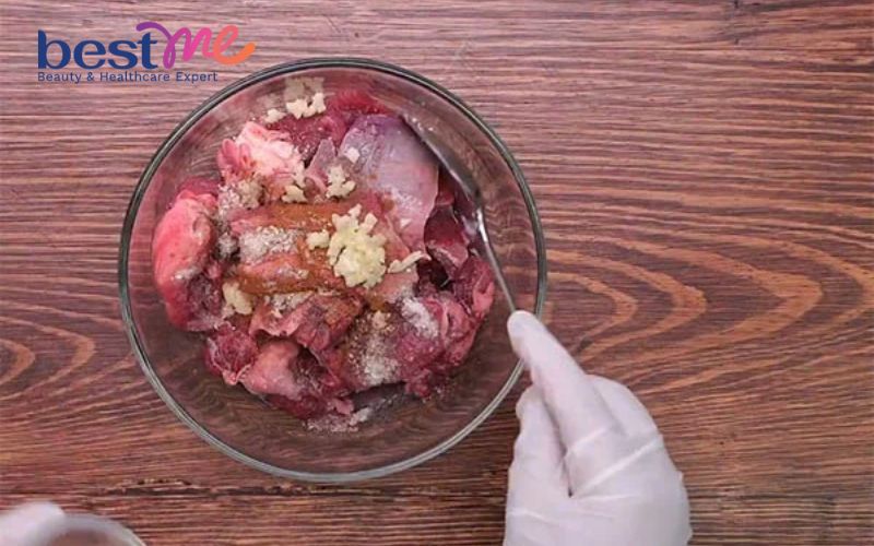cach-nau-nau-bo-ham-sot-vang-kieu-ha-noi-chuan-vi-cuc-ngon-3 Cách nấu nấu bò hầm sốt vang kiểu Hà Nội chuẩn vị cực ngon - 3
