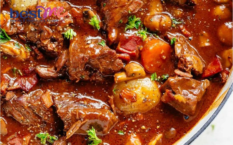 cach-nau-nau-bo-ham-sot-vang-kieu-ha-noi-chuan-vi-cuc-ngon-5 Cách nấu nấu bò hầm sốt vang kiểu Hà Nội chuẩn vị cực ngon - 5
