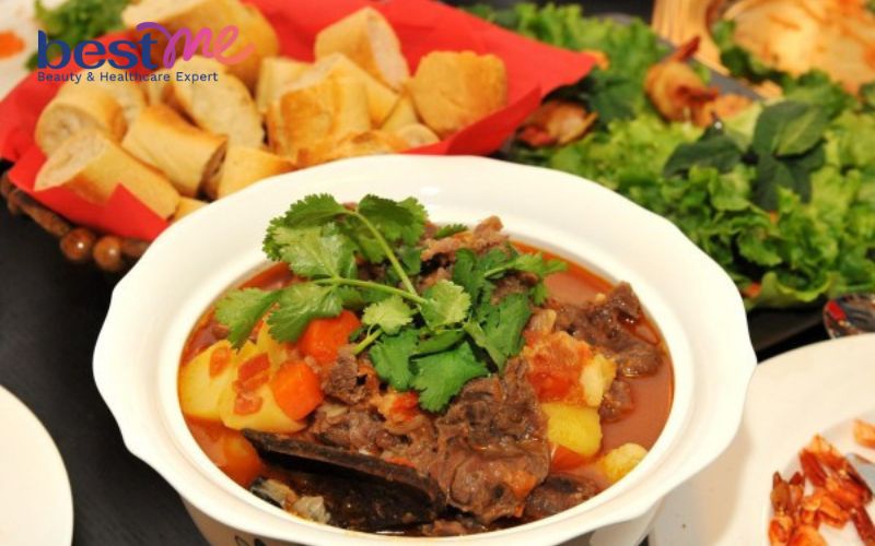 cach-nau-nau-bo-ham-sot-vang-kieu-ha-noi-chuan-vi-cuc-ngon-7 Cách nấu nấu bò hầm sốt vang kiểu Hà Nội chuẩn vị cực ngon - 7