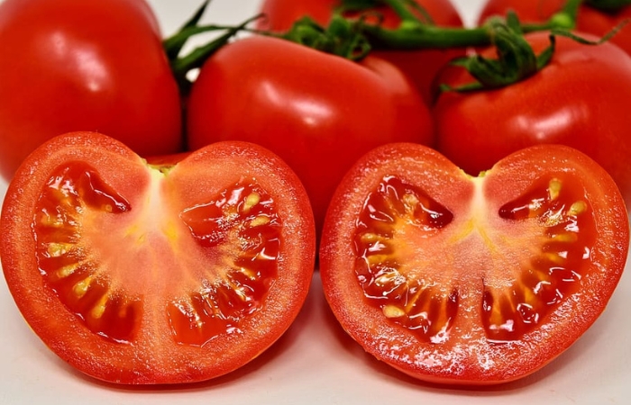 Mặt nạ cà chua giúp da bị kích ứng trở nên khỏe dần hơn