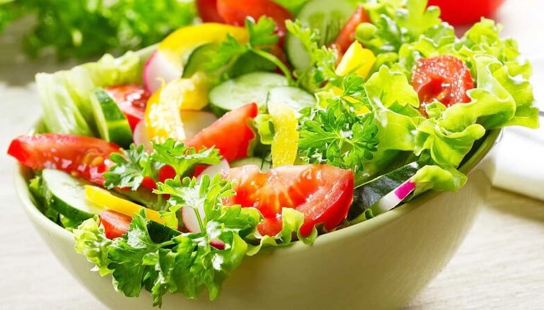 Dầu gạo lứt có thể trộn salad giảm cân