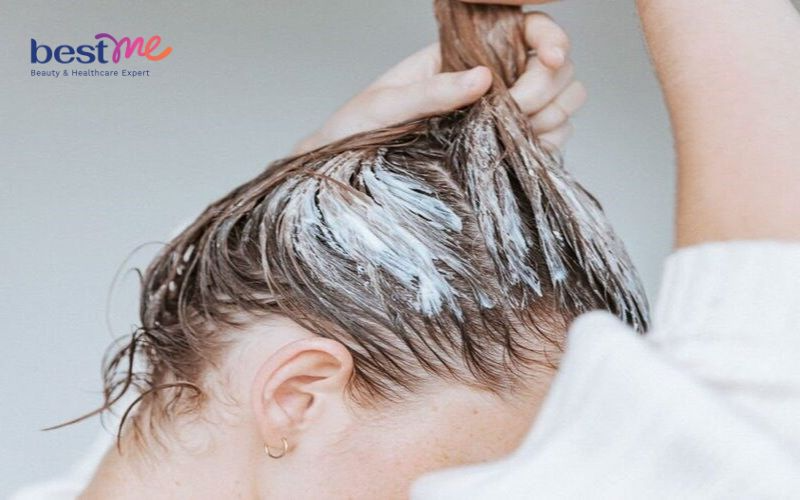 cach-u-toc-tai-nha-bang-kem-u-cho-toc-mem-muot-thom-lau-8 Cách ủ tóc tại nhà bằng kem ủ cho tóc mềm mượt, thơm lâu - 8