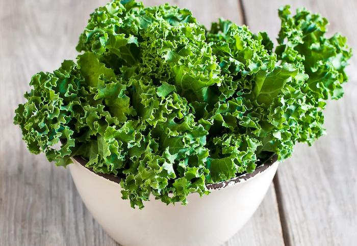 Cải xoăn hỗ trợ sức khỏe tim mạch cũng như rất tốt cho mắt