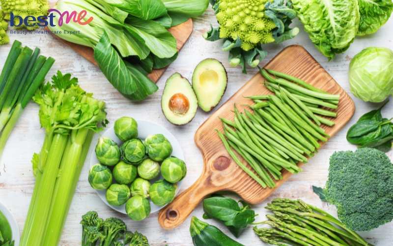Ăn nhiều rau xanh rất tốt cho làn da mụn