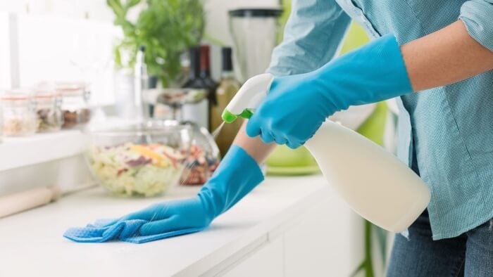 Khử khuẩn và rửa sạch vật dụng sinh hoạt