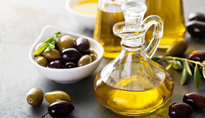 Chiết xuất dầu olive thường thấy trong thành phần của mặt nạ giấy DHC
