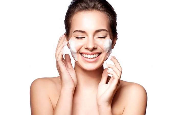 Xà phòng rửa mặt có độ tương thích cao cho da, chăm sóc tốt cho làn da nhạy cảm hoặc đang bị kích ứng