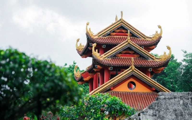 chua-gi-o-ho-tay-16-ngoi-chua-ho-tay-dep-va-thieng-nhat-1 Chùa gì ở Hồ Tây? 16 ngôi chùa Hồ Tây đẹp và thiêng nhất - 1