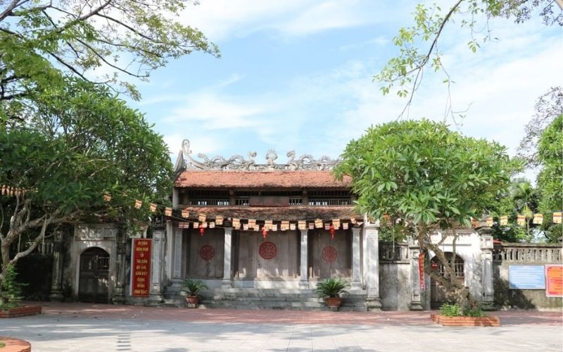 chua-gi-o-ho-tay-16-ngoi-chua-ho-tay-dep-va-thieng-nhat-10 Chùa gì ở Hồ Tây? 16 ngôi chùa Hồ Tây đẹp và thiêng nhất - 10