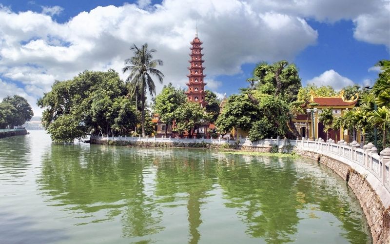 chua-gi-o-ho-tay-16-ngoi-chua-ho-tay-dep-va-thieng-nhat-2 Chùa gì ở Hồ Tây? 16 ngôi chùa Hồ Tây đẹp và thiêng nhất - 2