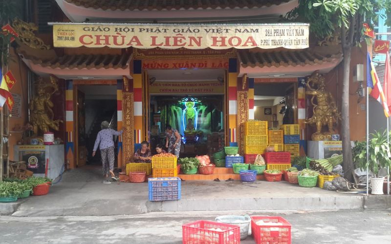 Chùa ở Tân Phú