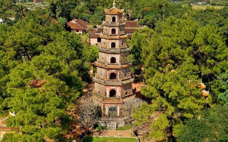 chua-thien-mu-o-dau-hinh-anh-kinh-nghiem-di-chua-du-xuan-4 Chùa Thiên Mụ ở đâu? Hình ảnh, kinh nghiệm đi chùa du xuân - 4