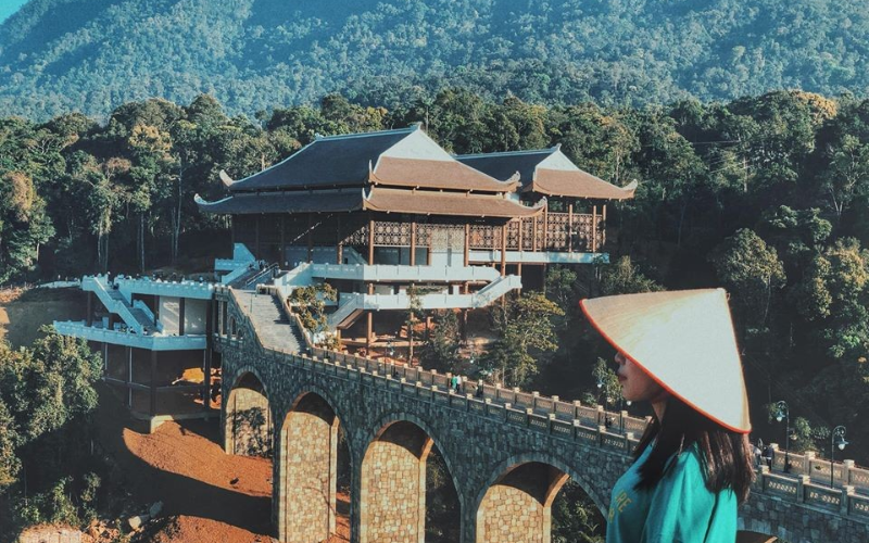 chua-yen-tu-nam-o-dau-tho-ai-kinh-nghiem-du-lich-chi-tiet-12 Chùa Yên Tử nằm ở đâu? Thờ ai? Kinh nghiệm du lịch chi tiết - 12