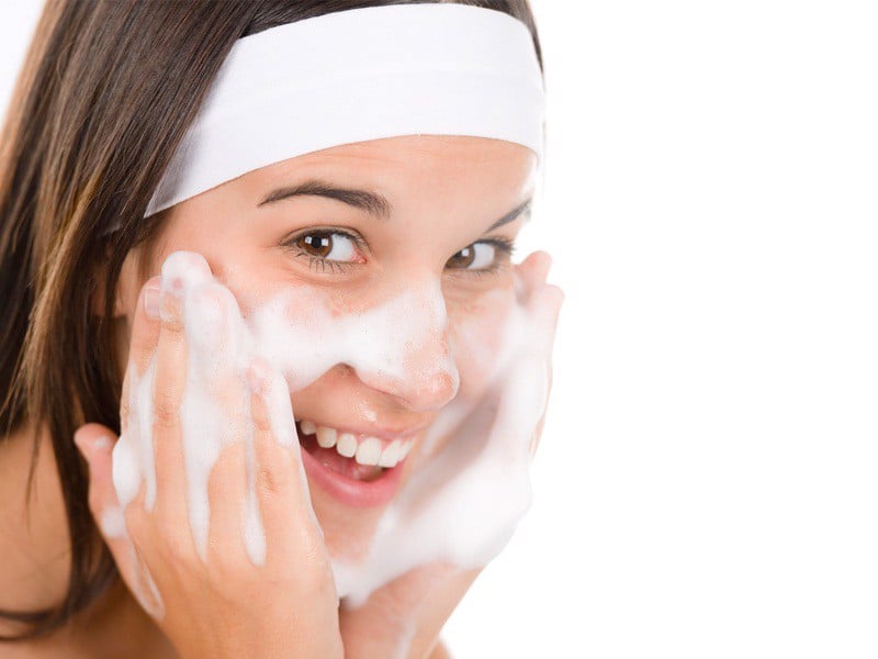 Top 4 sữa rửa mặt chăm sóc da hàng ngày chỉ 100,000đ một tháng