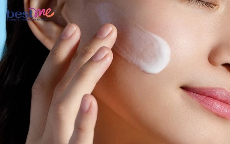 co-nen-dung-phan-phu-sau-kem-chong-nang-cach-dung-tot-nhat-1 Có nên dùng phấn phủ sau kem chống nắng? Cách dùng tốt nhất - 1