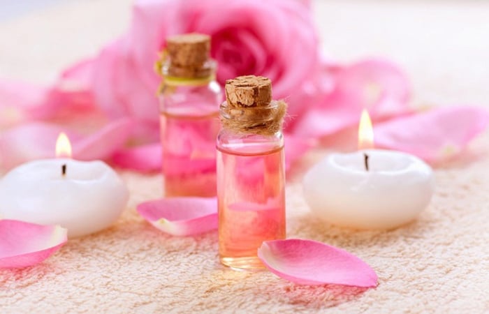 Cách làm nước hoa hồng se khít lỗ chân lông đơn giản tại nhà