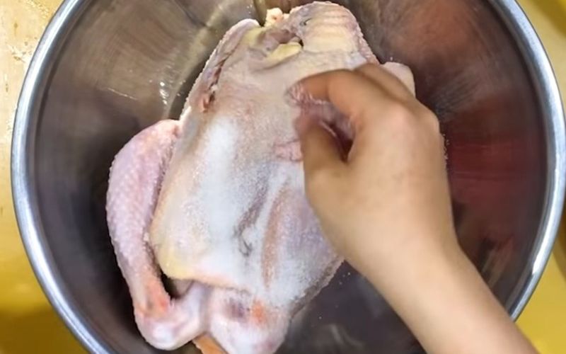 Công thức gà hấp tiêu xanh thơm nức mũi cho ngày trời lạnh - 3