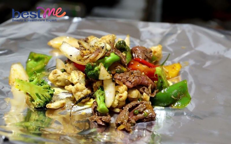 cung-lam-bo-nuong-giay-bac-rau-cu-doi-bua-cho-ngay-cuoi-tuan-6 Cùng làm bò nướng giấy bạc rau củ đổi bữa cho ngày cuối tuần - 6