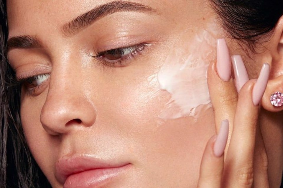 Da nhờn là gì? Bật mí cách chăm sóc da nhờn cho nàng